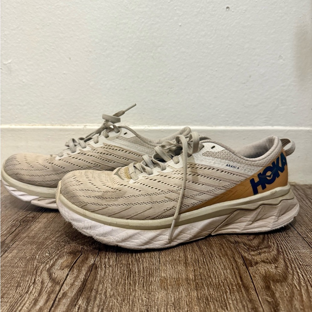 HOKA SNEAKERS